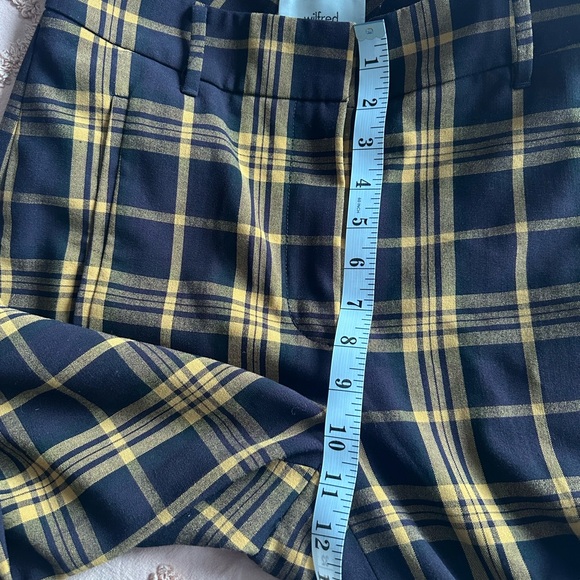 Wilfred Plaid Ankle Pants in Black and Tan Aritzia - Picture 4 of 6